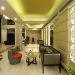 Hotel Lemon Wood By West End Delhi Airport