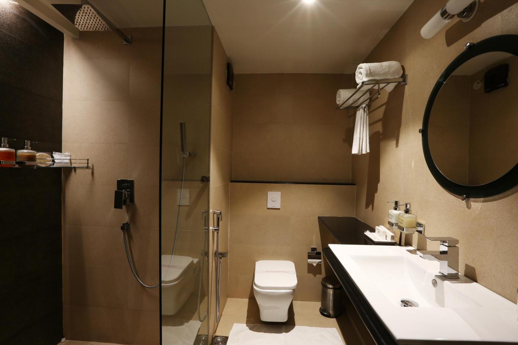 Hotel Lemon Wood By West End Delhi Airport Hotel New Delhi