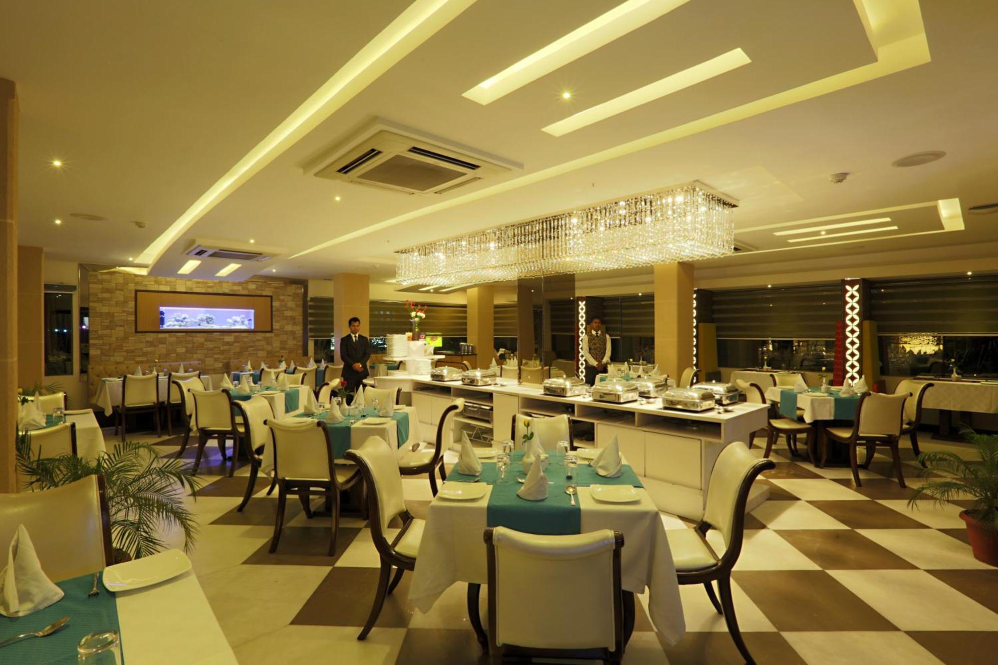 Hotel Lemon Wood By West End Delhi Airport New Delhi