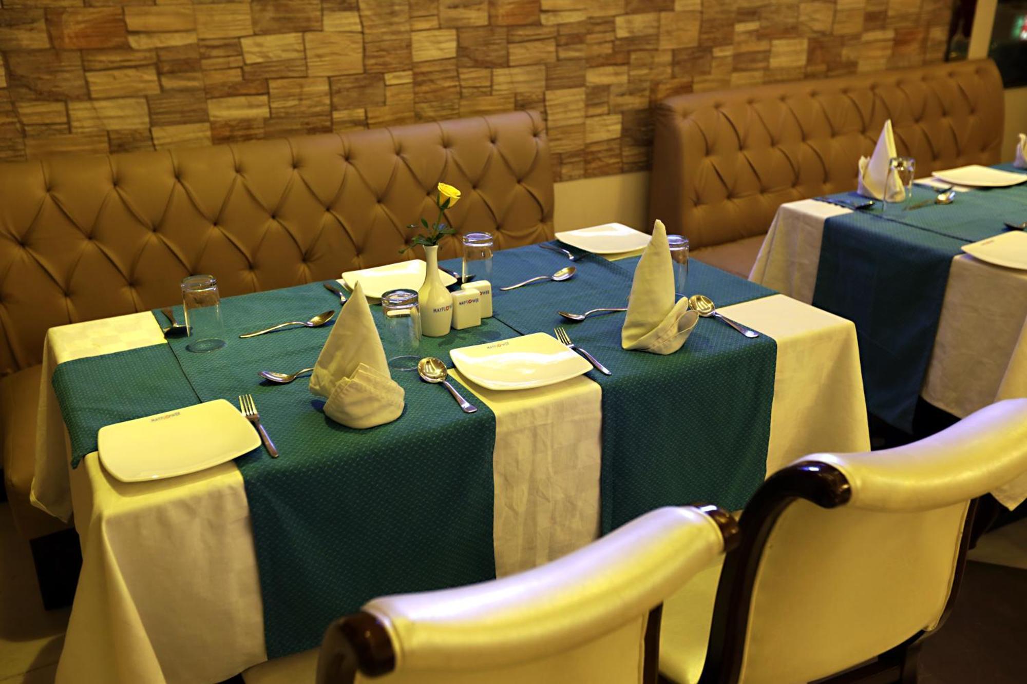 Hotel Lemon Wood By West End Delhi Airport Hotel