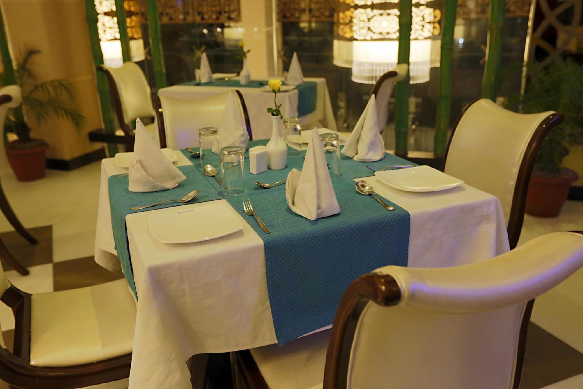 Hotel Lemon Wood By West End Delhi Airport New Delhi