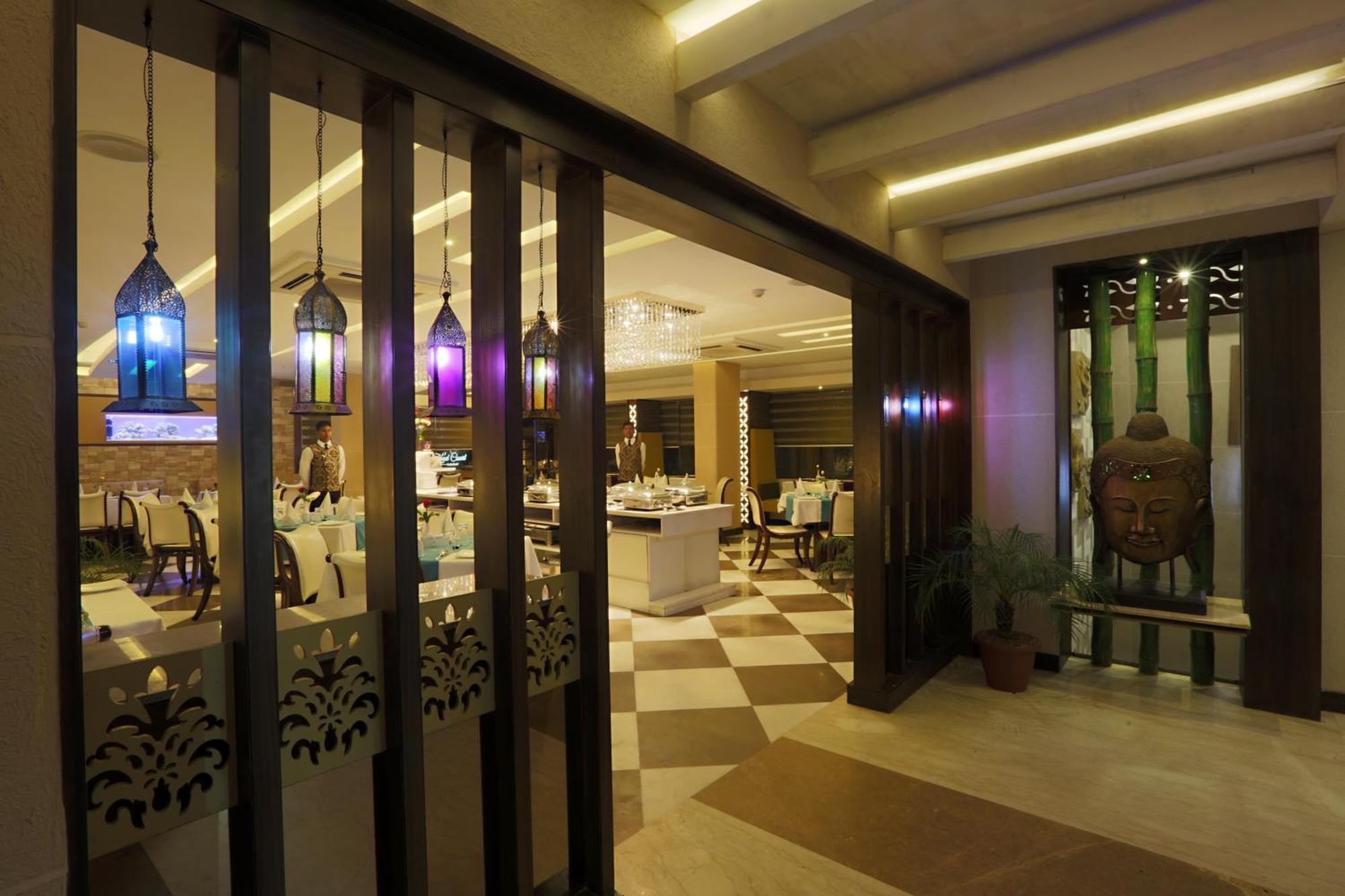 Hotel Lemon Wood By West End Delhi Airport