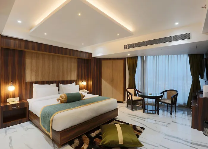 Hotel Lemon Wood By West End Delhi Airport
