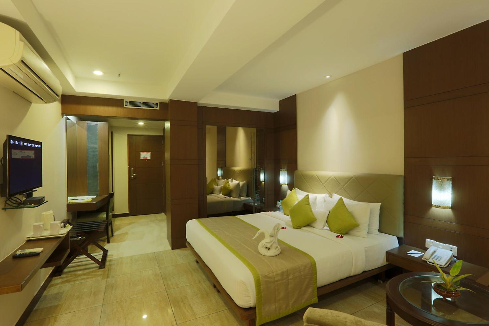 Hotel Hotel Lemon Wood By West End Delhi Airport 3*