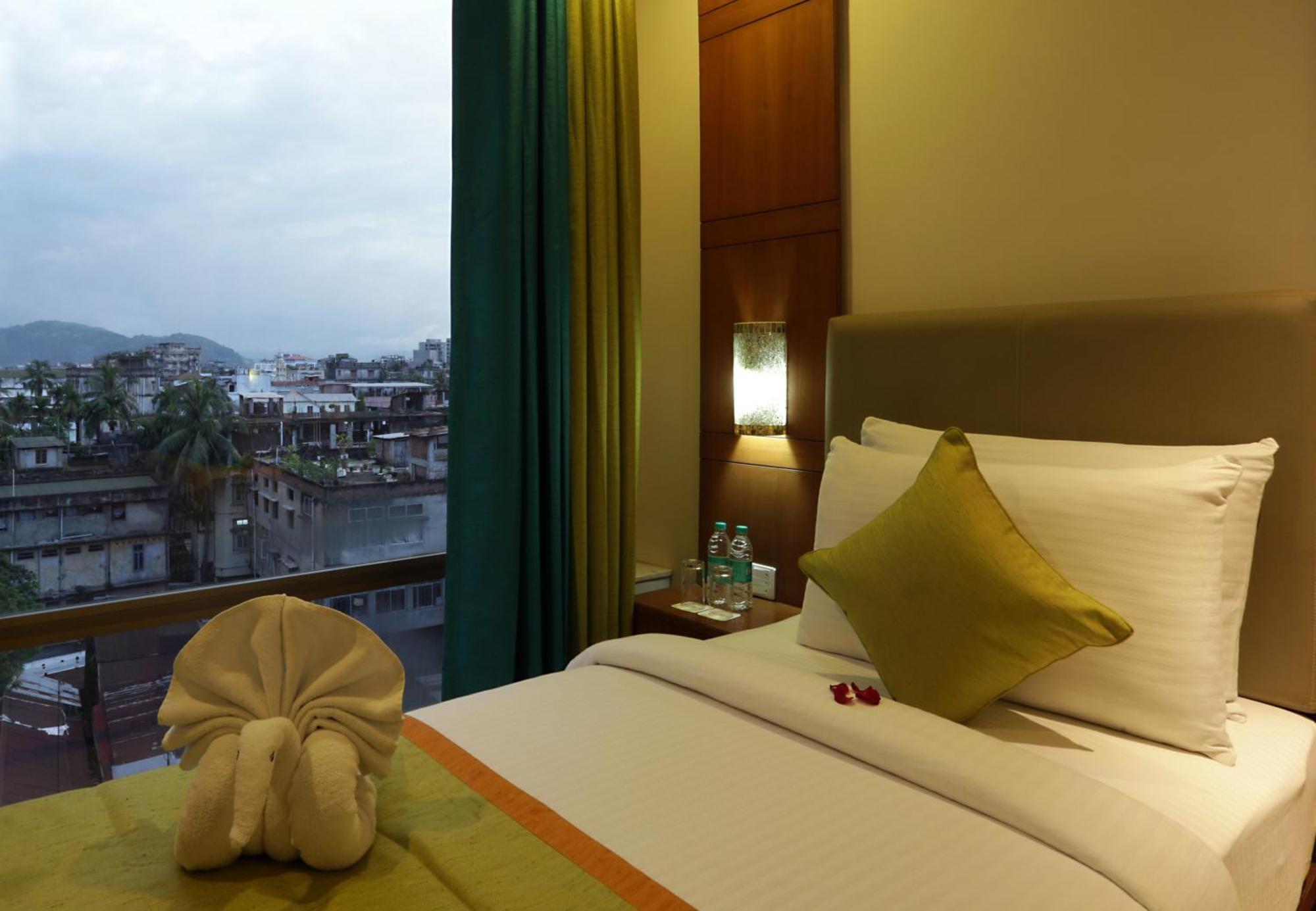 Hotel Hotel Lemon Wood By West End Delhi Airport 3*